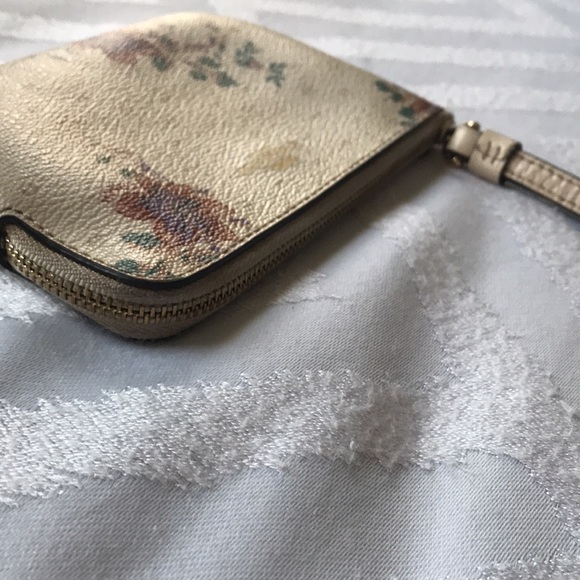 Coach Wristlet - Picture 6 of 9